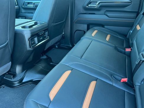 Certified 2025 GMC Sierra 2500 AT4 w/ AT4 Premium Plus Package image 9