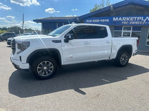Used 2025 GMC Sierra 1500 AT4 AWD/4WD image 3