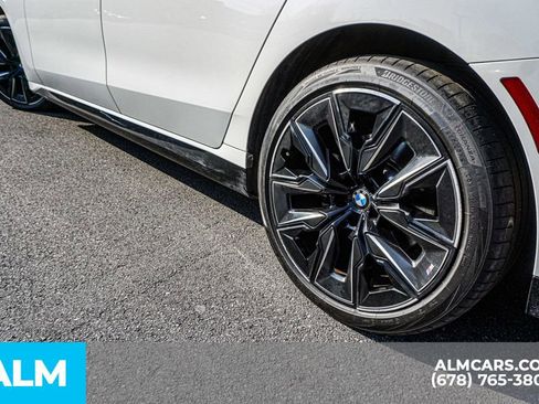 Used 2023 BMW 740i image 15