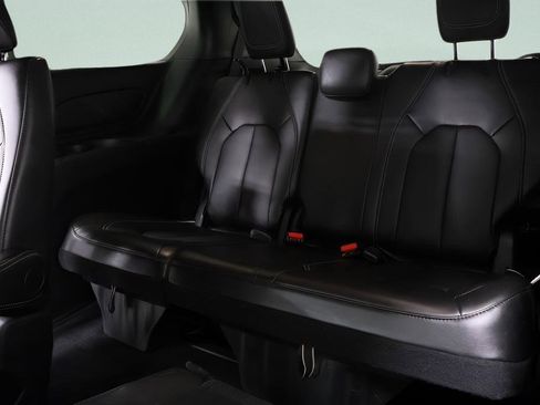 Used 2026 Chrysler Pacifica Select FWD image 25
