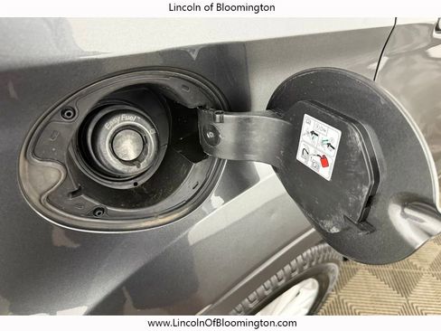 Used 2019 Ford Escape SE image 38