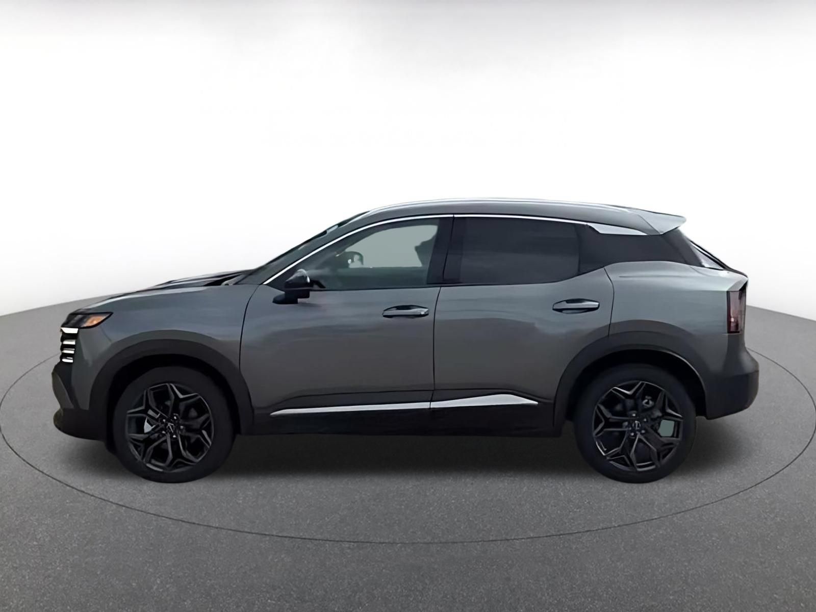 Used 2026 Nissan Kicks SR FWD image 9
