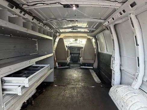 Used 2021 Chevrolet Express 3500 w/ Driver Convenience Package RWD image 11