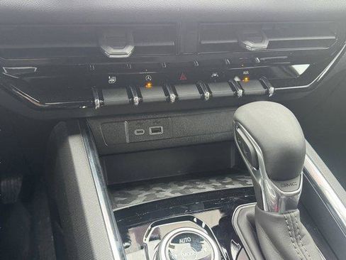 New 2025 GMC Canyon Elevation w/ Convenience Package image 5