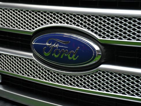 Used 2016 Ford F350 Platinum w/ FX4 Off-Road Package image 7