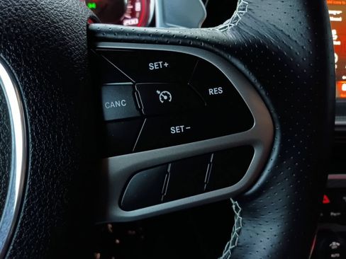 Used 2022 Dodge Challenger SRT Hellcat RWD image 25