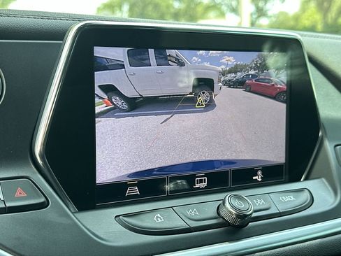 Used 2022 Chevrolet Blazer Premier FWD image 27