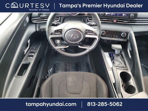 Used 2023 Hyundai Elantra SEL image 12