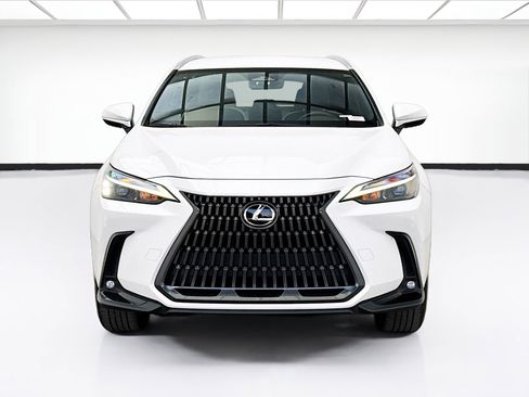 Used 2024 Lexus NX 250 FWD image 2