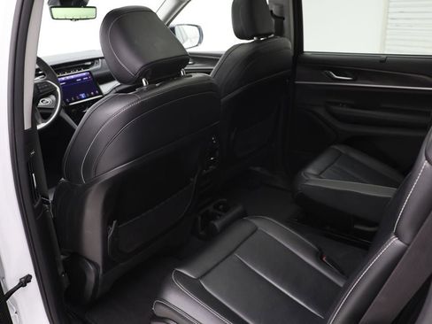 Used 2023 Jeep Grand Cherokee L Limited w/ Luxury Tech Group II image 10