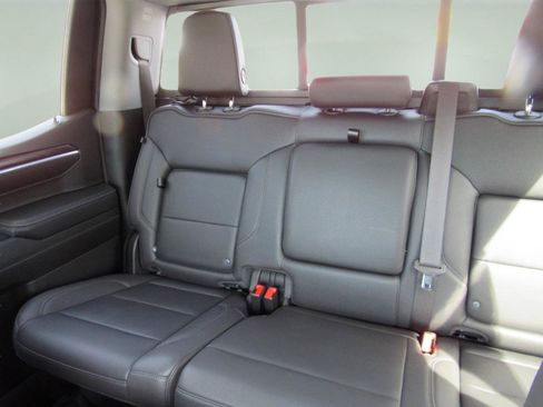 Used 2023 GMC Sierra 1500 SLT w/ SLT Premium Plus Package AWD/4WD image 8