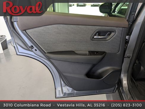 Used 2023 Nissan Rogue SV AWD/4WD image 13