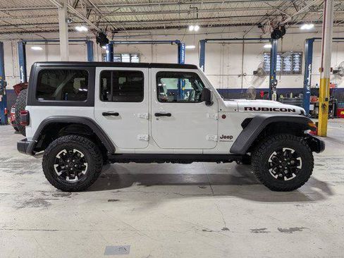 Certified 2025 Jeep Wrangler Unlimited Rubicon AWD/4WD image 3