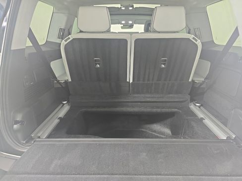 Used 2024 Rivian R1S Adventure AWD/4WD image 27