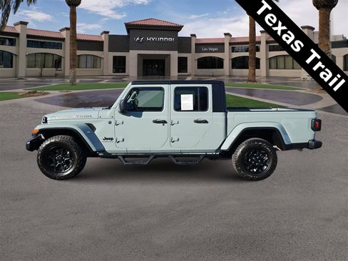 Used 2023 Jeep Gladiator Sport image 5