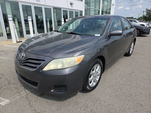 Used 2011 Toyota Camry LE w/ LE Extra-Value Pkg FWD image 13