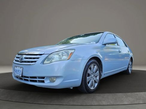 Used 2005 Toyota Avalon Touring image 2