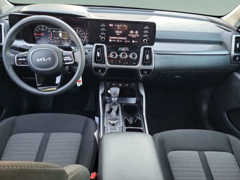 Certified 2023 Kia Sorento LX AWD/4WD image 9