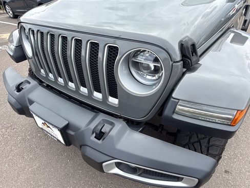 Used 2018 Jeep Wrangler Unlimited Sahara w/ Dual Top Group AWD/4WD image 9
