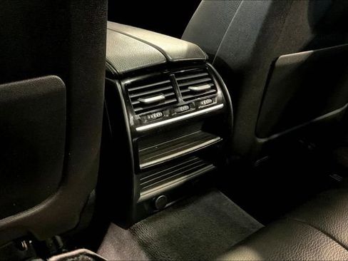 Used 2018 BMW 530i xDrive AWD/4WD image 34