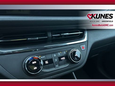 Used 2025 Buick Envista Preferred image 29
