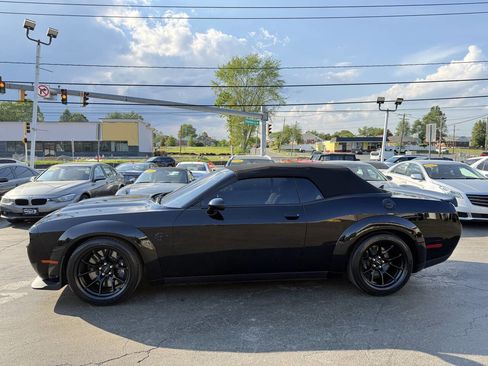 Used 2023 Dodge Challenger SRT Hellcat w/ Driver Convenience Group RWD image 5