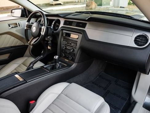 Used 2011 Ford Mustang GT Premium w/ Comfort Pkg RWD image 18