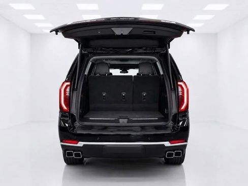 Used 2026 GMC Yukon Denali w/ Sun & Power Step Package AWD/4WD image 7