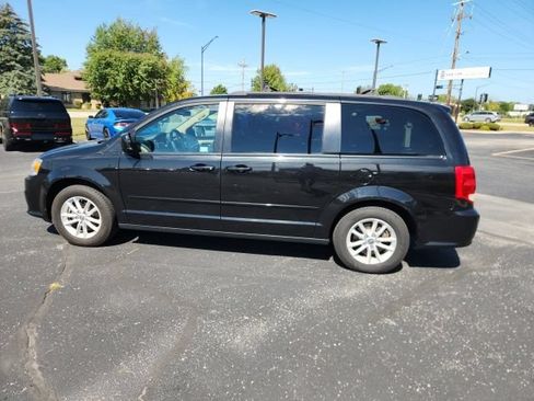 Used 2016 Dodge Grand Caravan SXT FWD image 5