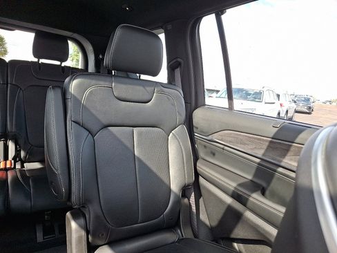 Used 2021 Jeep Grand Cherokee L Overland w/ Luxury Tech Group IV image 16