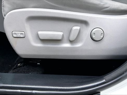 Used 2016 Toyota Highlander Limited Platinum FWD image 31