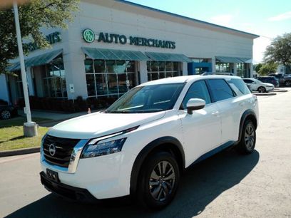 Used 2024 Nissan Pathfinder SV