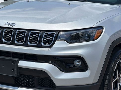 Used 2025 Jeep Compass Limited AWD/4WD image 11