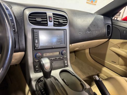 Used 2006 Chevrolet Corvette Convertible w/ Preferred Equipment Group image 24