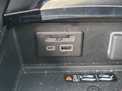 Used 2023 Buick Envision Avenir image 27