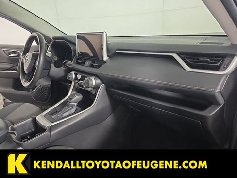 Used 2024 Toyota RAV4 XLE AWD/4WD image 27