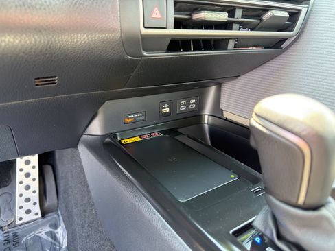 Used 2025 Toyota Camry SE AWD/4WD image 22