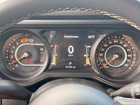 Used 2025 Jeep Wrangler Unlimited Rubicon AWD/4WD image 30