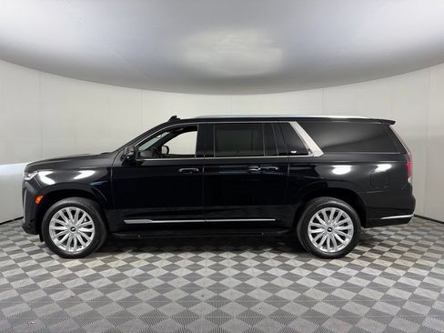 Used 2024 Cadillac Escalade ESV Luxury RWD image 11