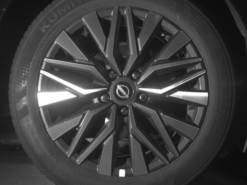 Used 2025 Nissan Altima 2.5 SV FWD image 15