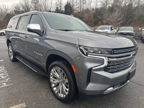 Used 2021 Chevrolet Suburban Premier image 3