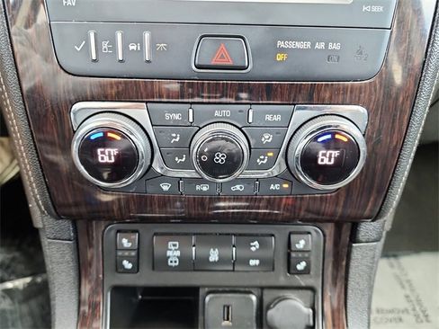 Used 2017 Chevrolet Traverse LT image 26