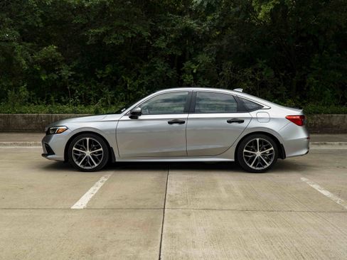 Used 2024 Honda Civic Touring image 6