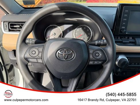 Used 2021 Toyota RAV4 LE image 16