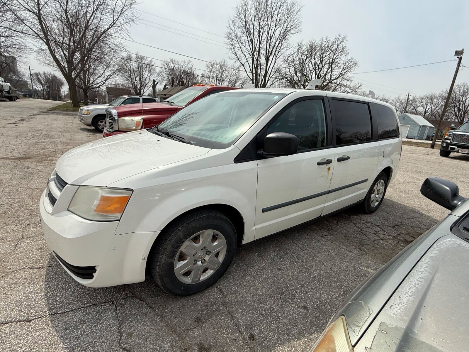 Used 2010 Dodge Grand Caravan FWD image 3