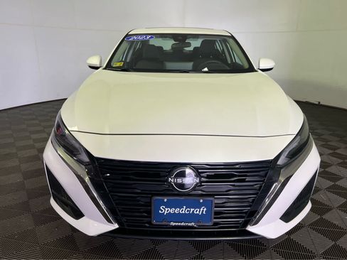 Certified 2023 Nissan Altima 2.5 SV w/ SV Premium Package AWD/4WD image 2