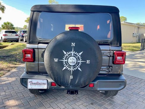 Used 2021 Jeep Wrangler Sport image 4