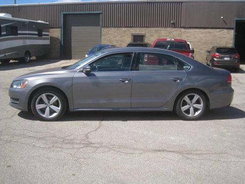 Used 2015 Volkswagen Passat 1.8T SE image 8