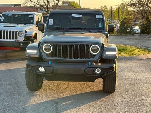 Used 2024 Jeep Wrangler Unlimited w/ Convenience Group image 2