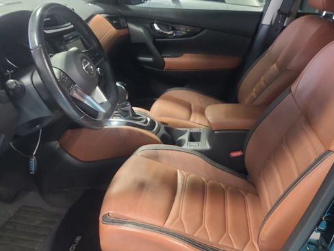 Used 2018 Nissan Rogue SL w/ Premium Package AWD/4WD image 12